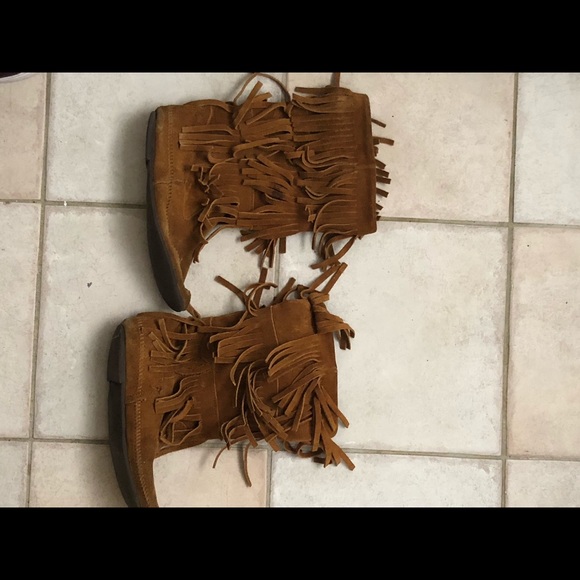 Minnetonka boots - Picture 1 of 4
